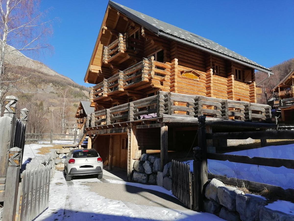 Chalet Les Pins Blancs Allos Bagian luar foto